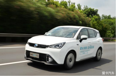 新能源汽车是否值得入手？全面解析其优势与考量